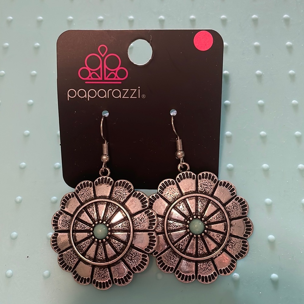 Turquoise and silver - Picture 1 of 1